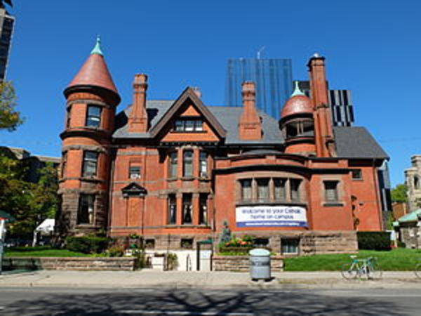 Titre original :  The former home of Wilmot Deloui Matthews - now the Newman Centre at the University of Toronto - Wikipedia.