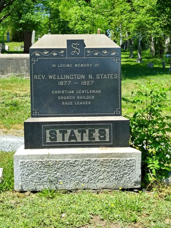 Titre original :  Grave of Wellington Ney States - Dartmouth Public Cemetery, Nova Scotia.
Image from findagrave.com, added by Glynis Mullen.