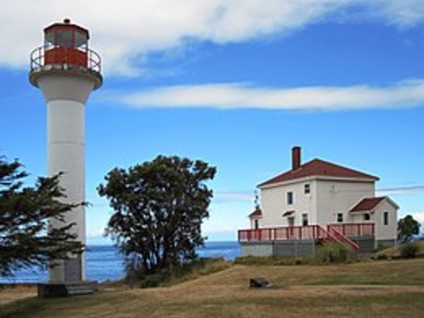 Titre original :  Georgina Point Lighthouse (7846570468).jpg