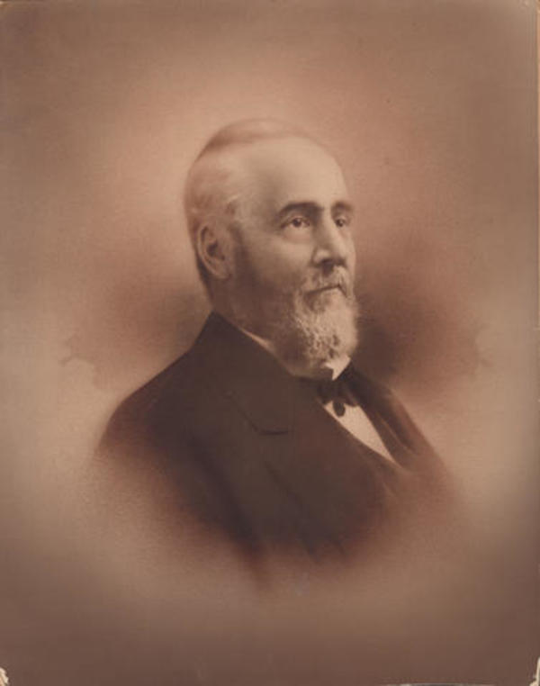 Titre original :  Portrait of Dr. Alexander Peter Reid. Date(s): [between 1868 and 1873]. 1 photograph : b&w ; 50 x 40 cm. Part of the Kellogg Library Photograph Collection. Dalhousie University Archives. https://findingaids.library.dal.ca/portrait-of-dr-alexander-peter-reid 