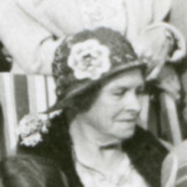 Titre original :  Eliza (Elsie) McAlister Cassels. Detail from City of Red Deer Archives image P7611 (https://reddeer.access.preservica.com/uncategorized/IO_8fd0e225-fda8-473d-853d-90492524504a/). 