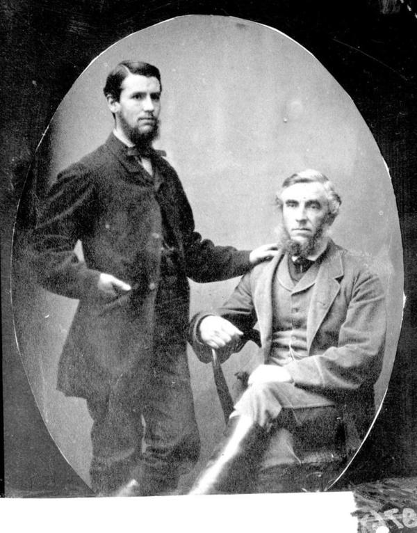 Titre original :  Captain John Evans and his son Talieson - RBCM Archives