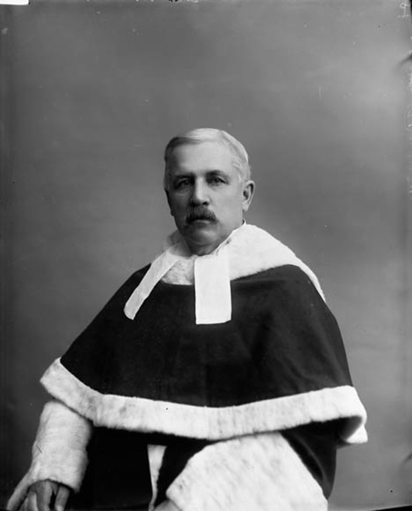 Titre original :  Hon. Désiré Girouard, (Judge Supreme Court of Canada) b. July 7, 1836 - d. Mar. 22, 1911. 