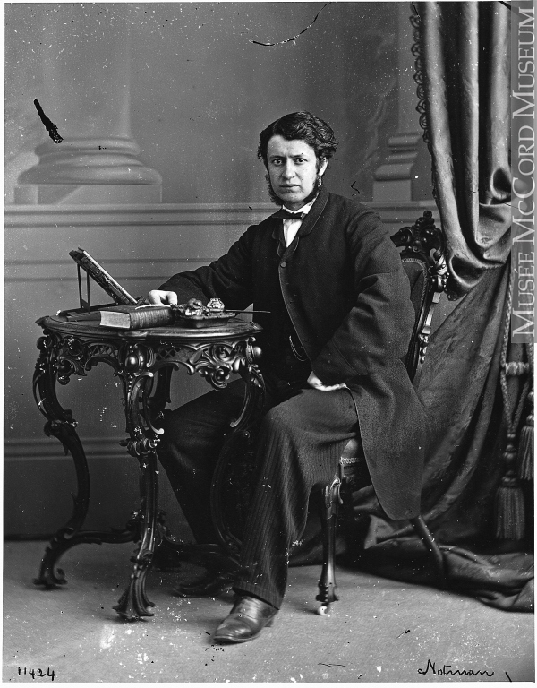 Titre original :  Photograph Gonzalve Doutre, Montreal, QC, 1863 William Notman (1826-1891) 1863, 19th century Silver salts on glass - Wet collodion process 12 x 10 cm Purchase from Associated Screen News Ltd. I-11424 © McCord Museum Keywords:  male (26812) , Photograph (77678) , portrait (53878)