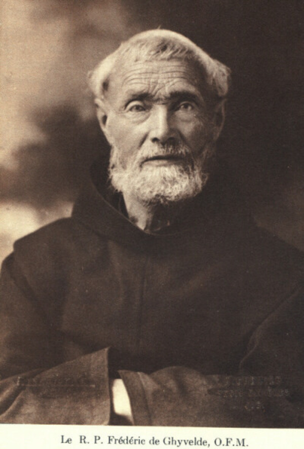 Original title:    Description English: Father Frédéric Janssoone Date before 1916 Source http://mondieuetmontout.com/Marie-Claire-Daveluy.L.L.D.PARTIE-2-Couvent-voeux-missionnaire.htm Author Unknown

