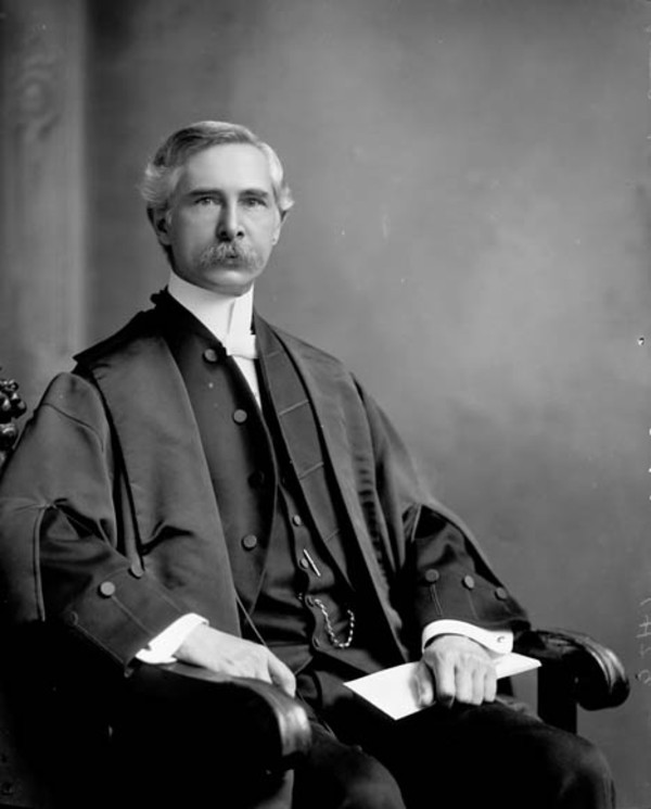 Titre original :  Hon. Robert Franklin Sutherland, M.P. (Essex, Ont.) (Speaker of the House of Commons) b. Apr. 5, 1859 - d. May 23, 1922. 